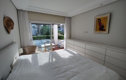 Resale - Apartment - Middle Floor Apartment - Marbella - Puerto Banús