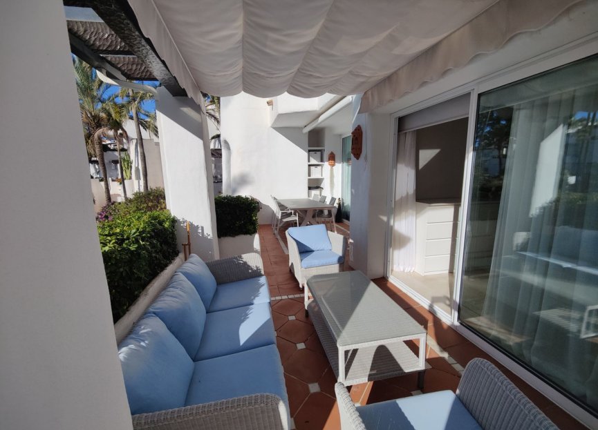 Resale - Apartment - Middle Floor Apartment - Marbella - Puerto Banús