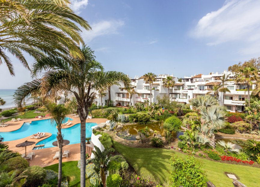 Resale - Apartment - Middle Floor Apartment - Marbella - Puerto Banús