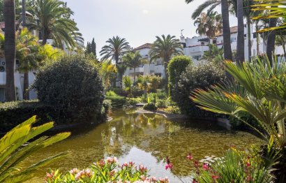 Resale - Apartment - Middle Floor Apartment - Marbella - Puerto Banús