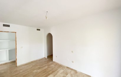 Resale - Apartment - Middle Floor Apartment - Marbella - Guadalmina Alta