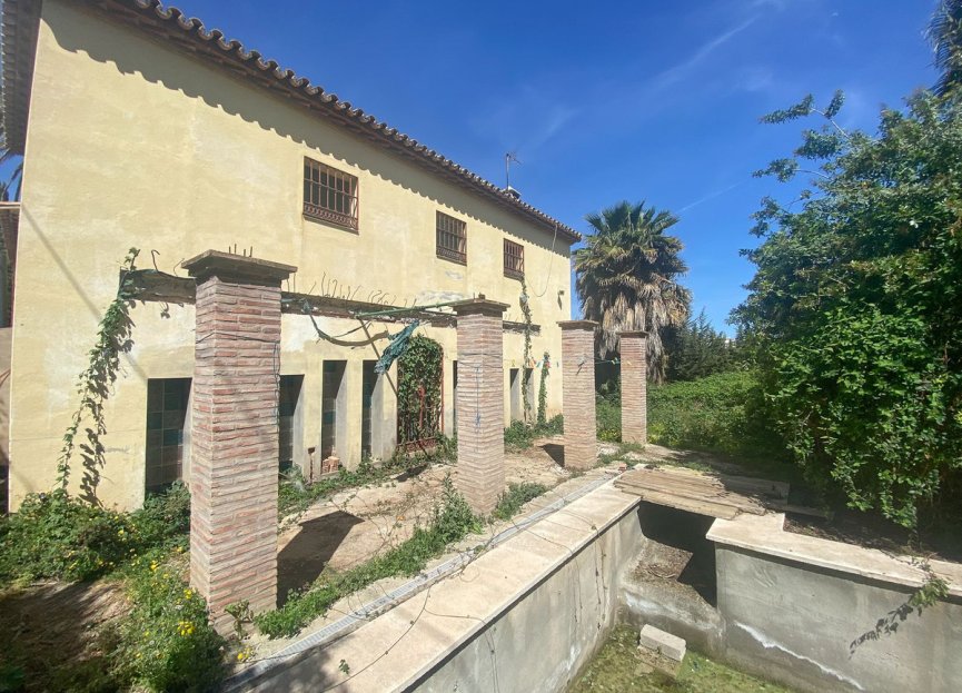 Resale - House - Detached Villa - Marbella - Nueva Andalucia