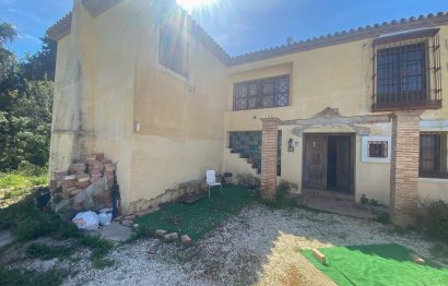 Resale - House - Detached Villa - Marbella - Nueva Andalucia