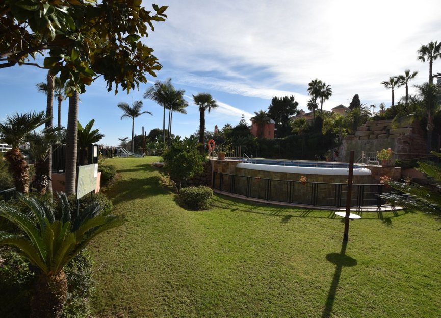 Resale - House - Townhouse - Marbella - Nueva Andalucia