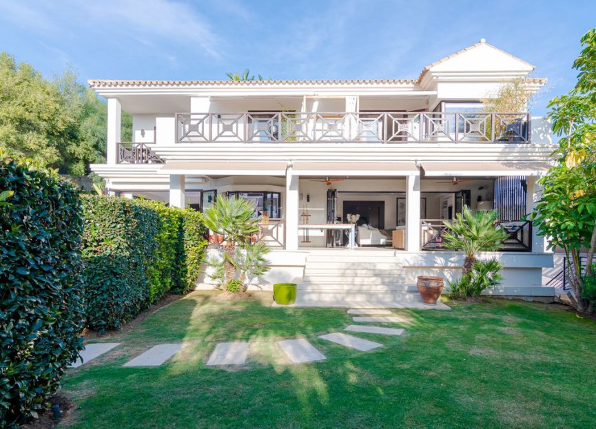 Resale - House - Detached Villa - Marbella - Nueva Andalucia