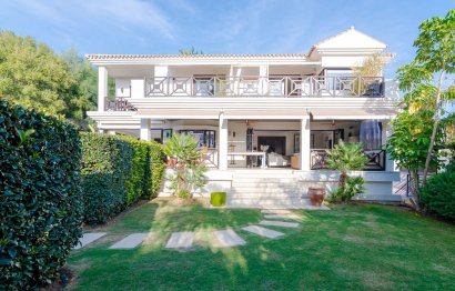 Resale - House - Detached Villa - Marbella - Nueva Andalucia