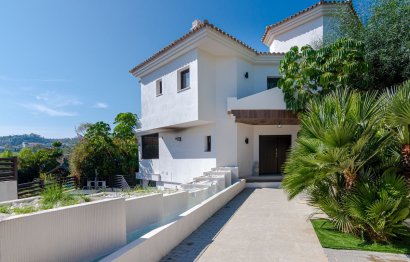 Resale - House - Detached Villa - Marbella - Nueva Andalucia