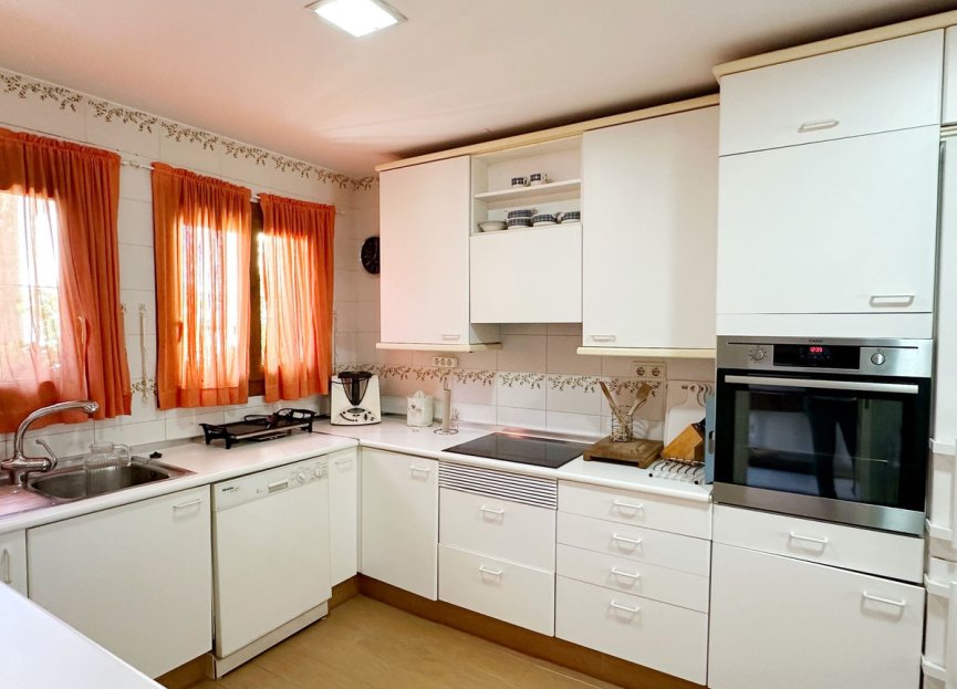 Resale - Apartment - Top Floor Apartment - Estepona - New Golden Mile