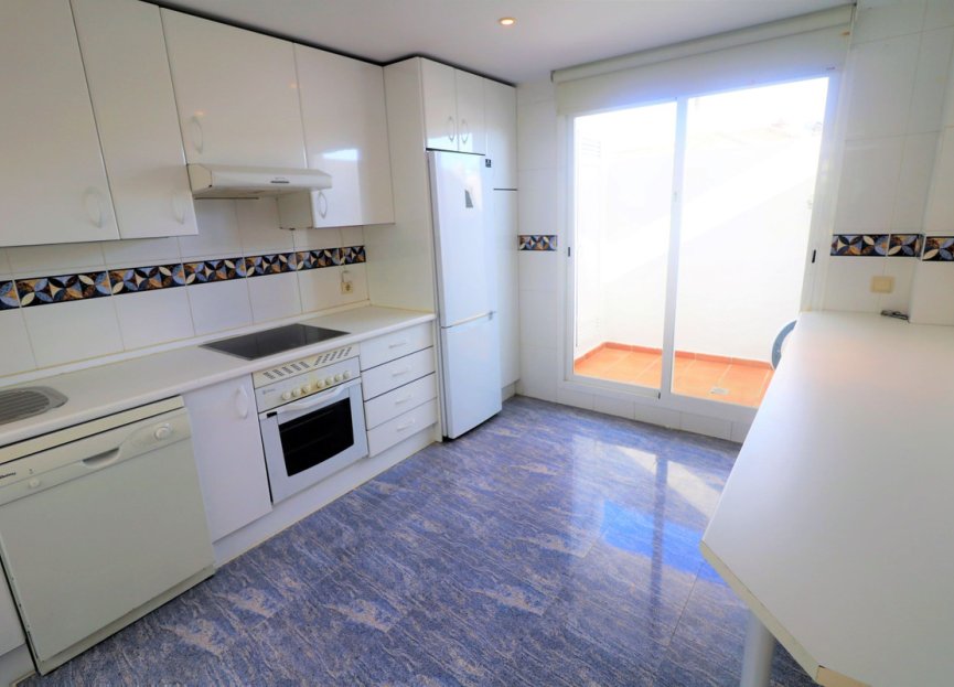 Resale - House - Townhouse - Estepona - Estepona Centro