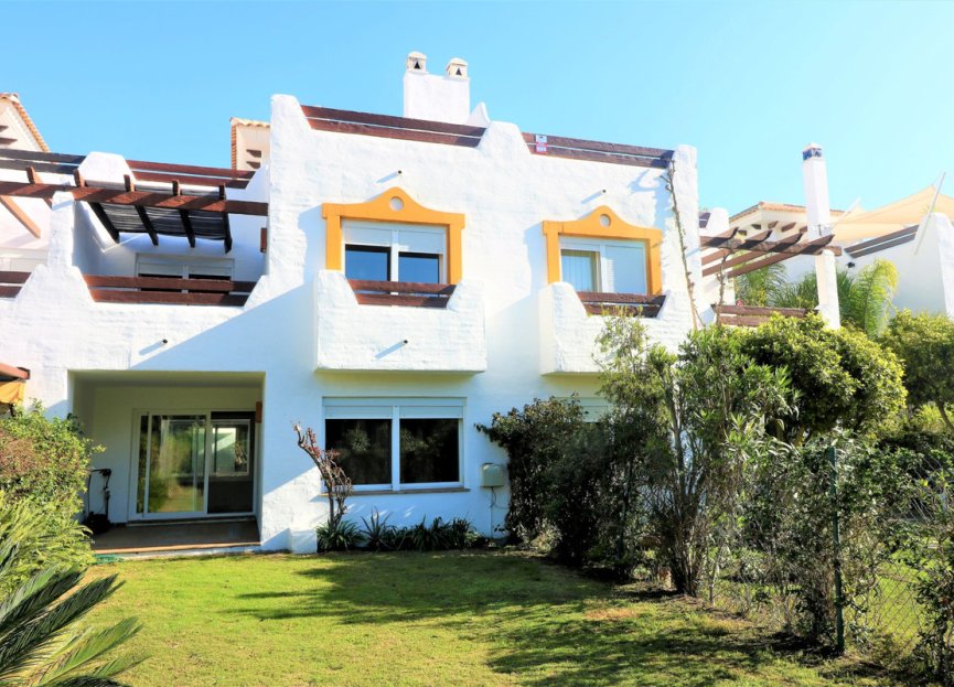 Resale - House - Townhouse - Estepona - Estepona Centro