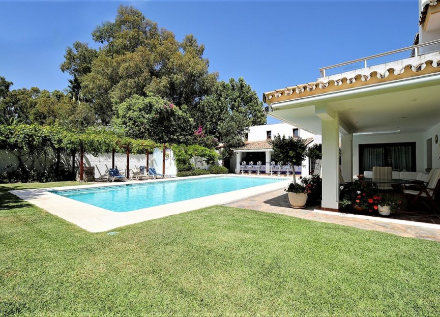 Resale - House - Detached Villa - Estepona - Costalita