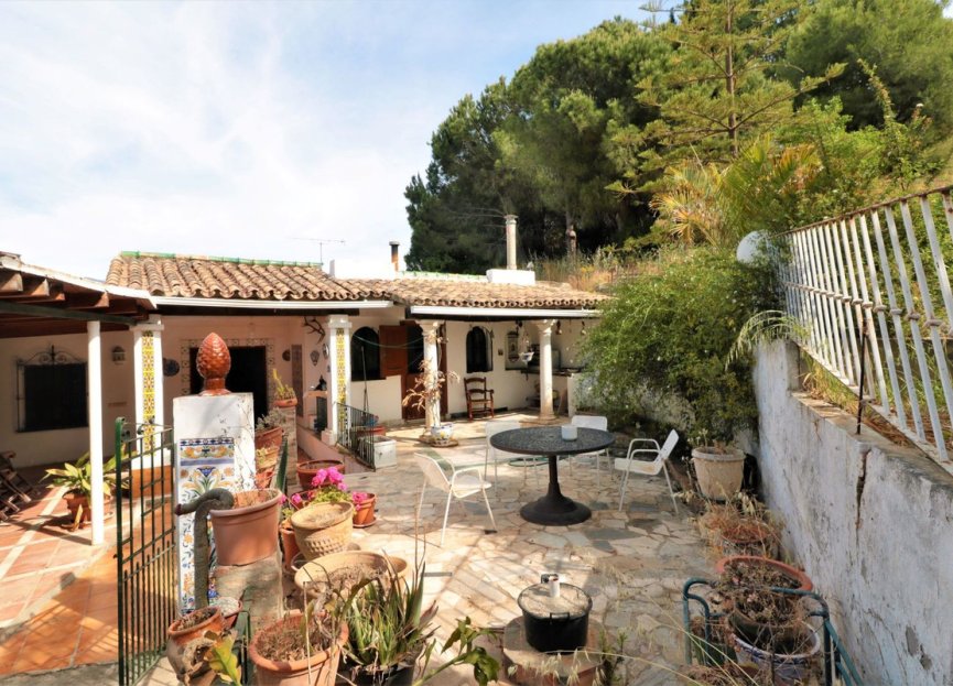 Resale - House - Finca - Cortijo - Estepona - El Padron