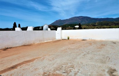 Resale - House - Finca - Cortijo - Estepona - El Padron