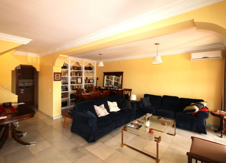 Resale - House - Semi-Detached House - Estepona - Bel Air