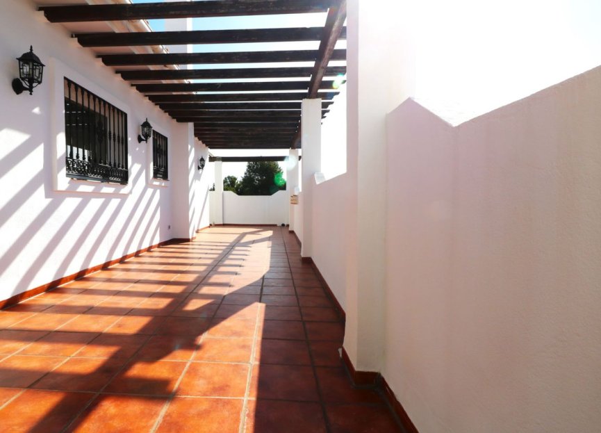 Resale - House - Semi-Detached House - Estepona - Bel Air