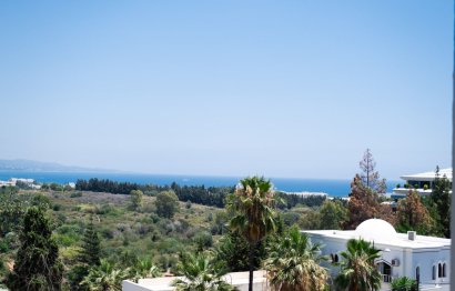 Resale - Apartment - Middle Floor Apartment - Marbella - Nueva Andalucia