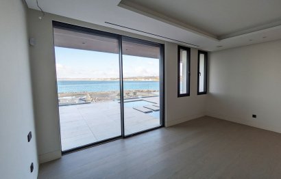 Resale - Apartment - Middle Floor Apartment - Estepona - Estepona Centro