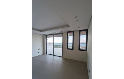 Resale - Apartment - Middle Floor Apartment - Estepona - Estepona Centro