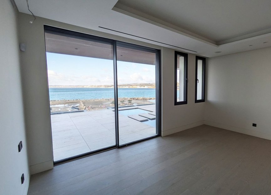 Resale - Apartment - Middle Floor Apartment - Estepona - Estepona Centro