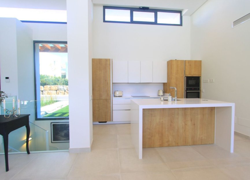 Reventa - House - Detached Villa - Estepona - Atalaya