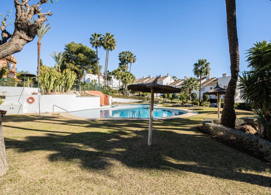 Resale - House - Townhouse - Estepona - Atalaya