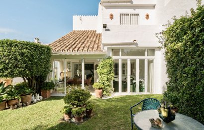 Resale - House - Townhouse - Marbella - Nueva Andalucia