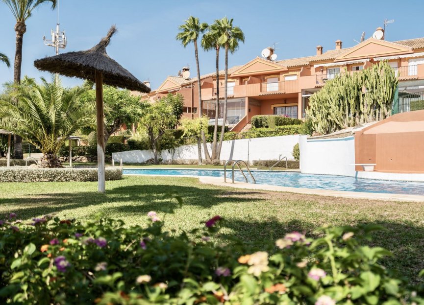 Resale - House - Townhouse - Estepona - Atalaya