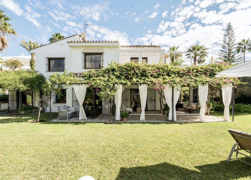 Resale - House - Detached Villa - Marbella - Nueva Andalucia