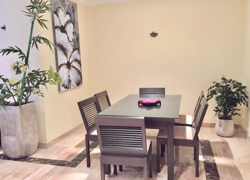 Resale - Apartment - Middle Floor Apartment - Estepona - Estepona Centro