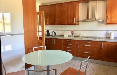 Resale - Apartment - Middle Floor Apartment - Estepona - Estepona Centro