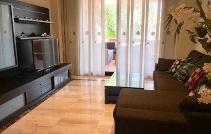 Resale - Apartment - Middle Floor Apartment - Estepona - Estepona Centro