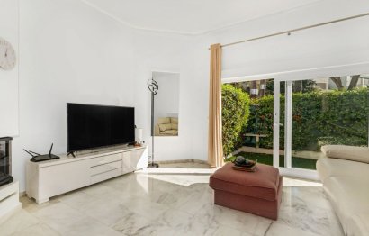 Resale - Apartment - Ground Floor Apartment - Marbella - Elviria