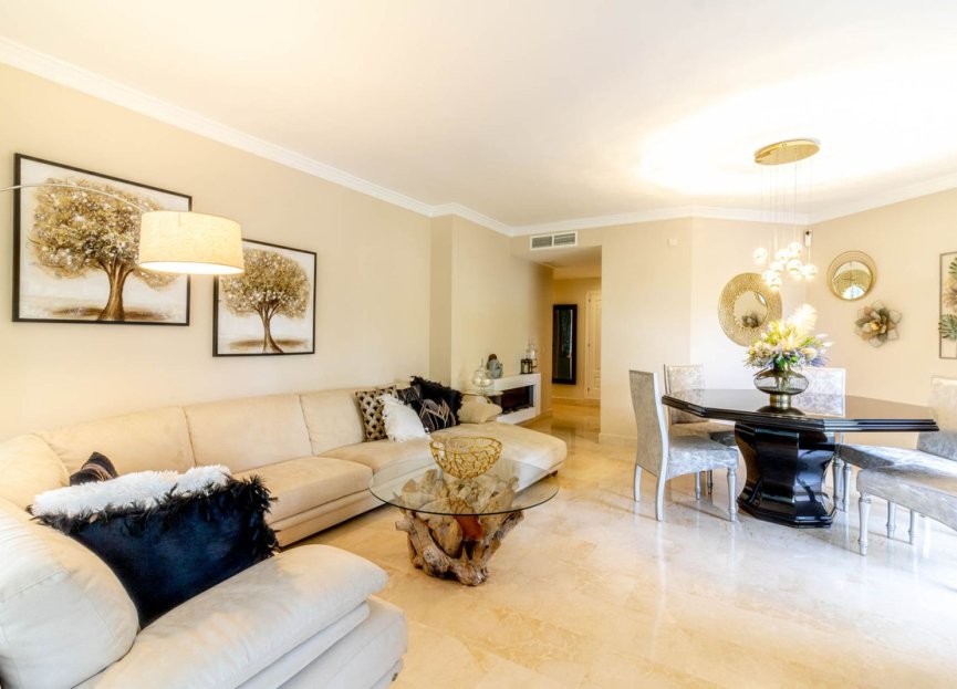 Resale - Apartment - Middle Floor Apartment - Marbella - Elviria