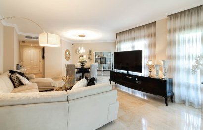 Resale - Apartment - Middle Floor Apartment - Marbella - Elviria