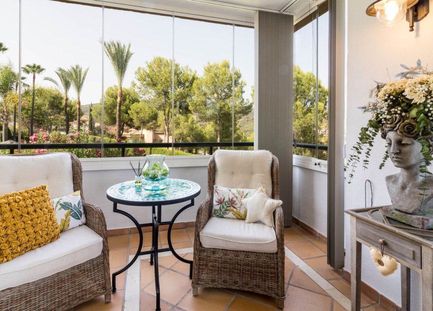 Resale - Apartment - Middle Floor Apartment - Marbella - Elviria