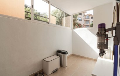 Resale - Apartment - Middle Floor Apartment - Marbella - Elviria