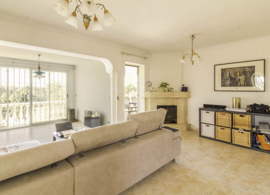 Reventa - House - Detached Villa - Marbella - Elviria