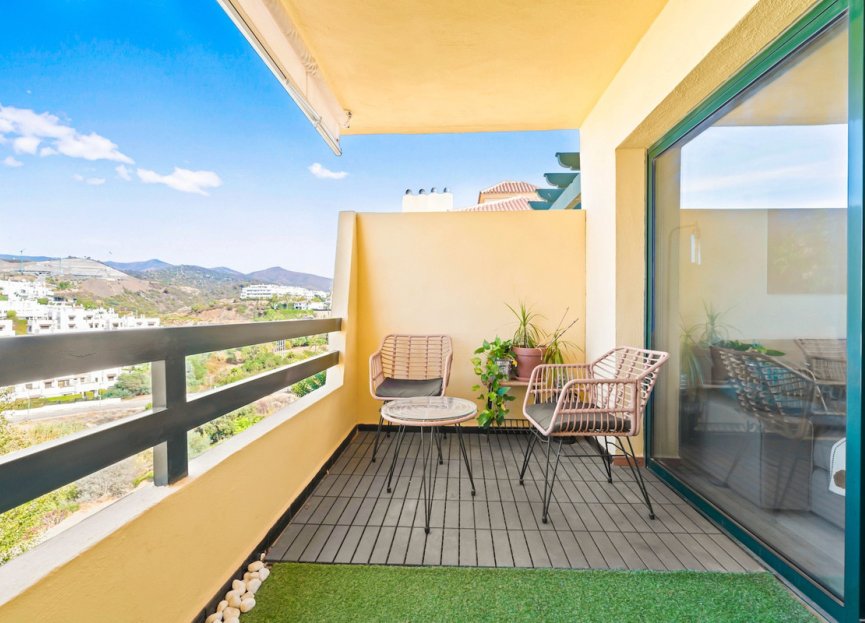 Resale - Apartment - Middle Floor Apartment - Estepona - Estepona Centro