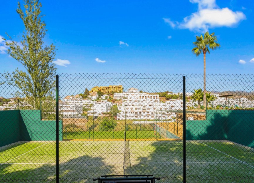 Resale - Apartment - Middle Floor Apartment - Estepona - Estepona Centro