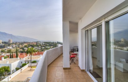 Resale - Apartment - Middle Floor Apartment - Marbella - Nueva Andalucia