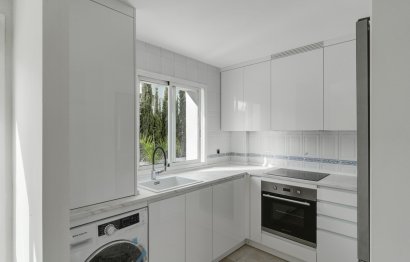 Resale - Apartment - Middle Floor Apartment - Marbella - Nueva Andalucia