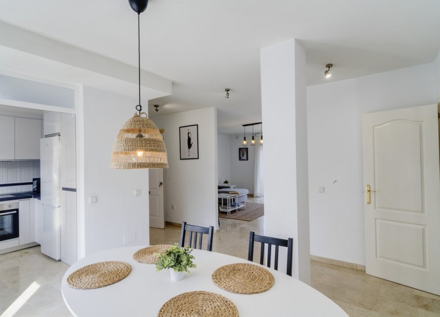 Resale - Apartment - Middle Floor Apartment - Marbella - Nueva Andalucia