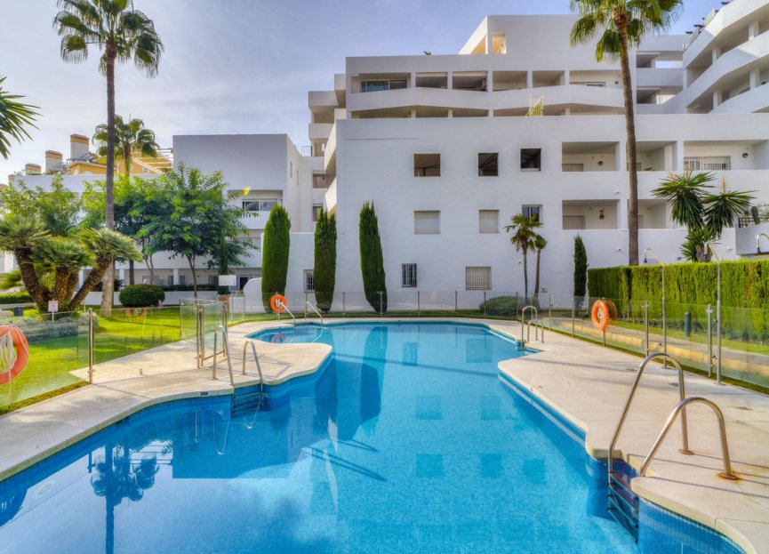 Resale - Apartment - Middle Floor Apartment - Marbella - Nueva Andalucia