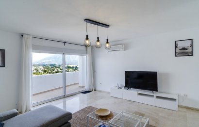 Resale - Apartment - Middle Floor Apartment - Marbella - Nueva Andalucia