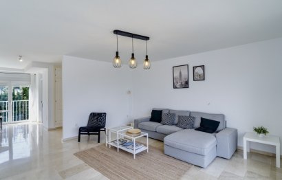 Resale - Apartment - Middle Floor Apartment - Marbella - Nueva Andalucia