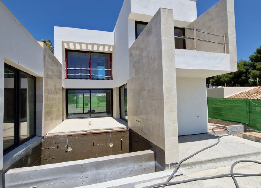 Resale - House - Detached Villa - Marbella - Nueva Andalucia