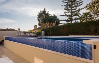 Resale - House - Detached Villa - Marbella - Río Real