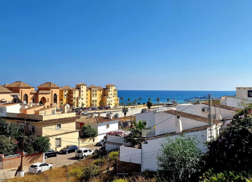 Resale - House - Detached Villa - Fuengirola - Fuengirola Centro