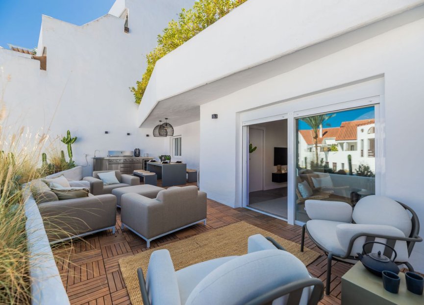 Resale - Apartment - Middle Floor Apartment - Marbella - Nueva Andalucia