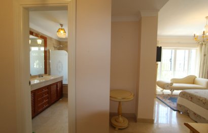 Resale - House - Semi-Detached House - Marbella - Elviria